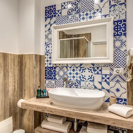 E Caffe Deluxe Alojamento de Acomodação e Pequeno-almoço 4*