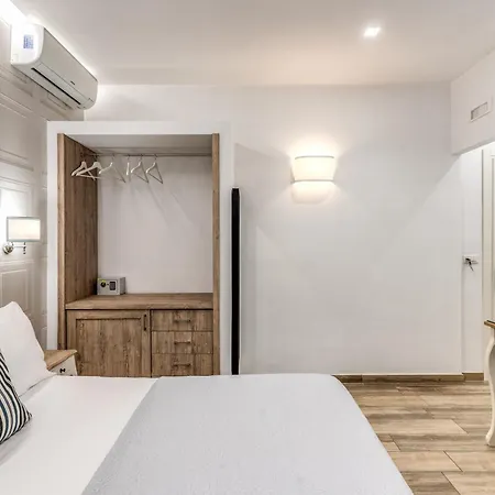 E Caffe Deluxe 4* Nápoles