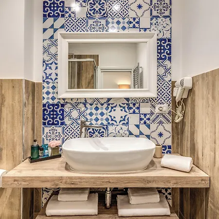 E Caffe Deluxe 4* 那不勒斯