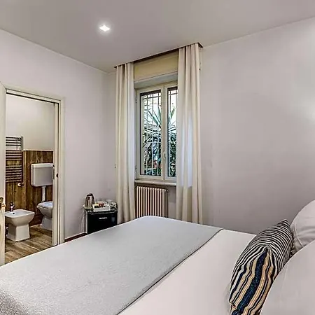 فندق مبيت وإفطار E Caffe Deluxe 4*