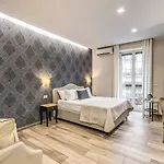 E Caffe Deluxe Bed & Breakfast Naples