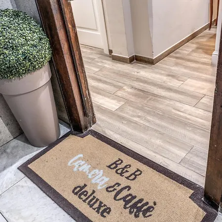 E Caffe Deluxe Bed & Breakfast Naples