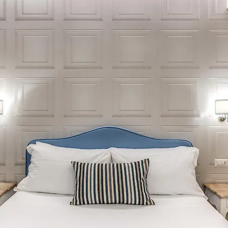 E Caffe Deluxe Bed & Breakfast Naples