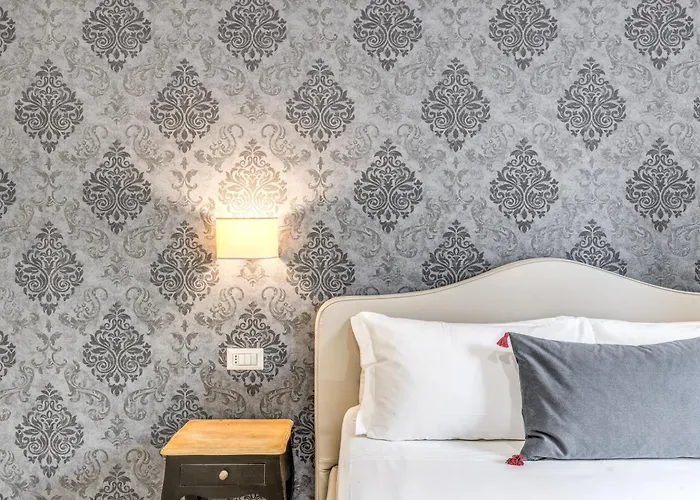 E Caffe Deluxe Bed & Breakfast