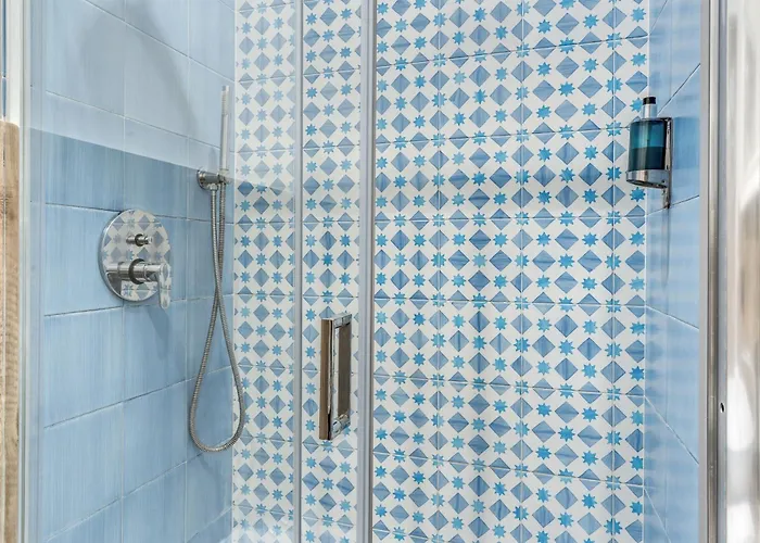 E Caffe Deluxe Bed & Breakfast Naples