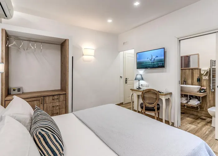 E Caffe Deluxe Bed & Breakfast