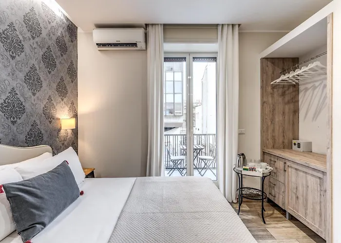 E Caffe Deluxe 4* Naples