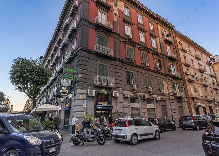 E Caffé Deluxe Bed & Breakfast 4*